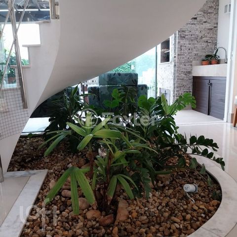 Image 6 - 519132
