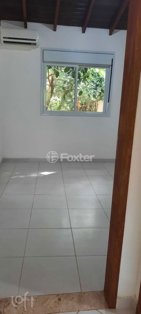 Image 11 - 553301