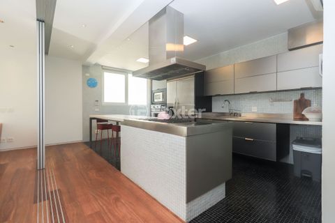 Image 7 - 555688