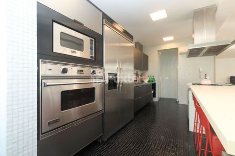 Image 9 - 555688