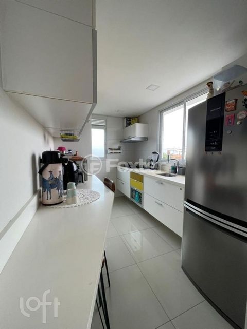 Image 10 - 556331