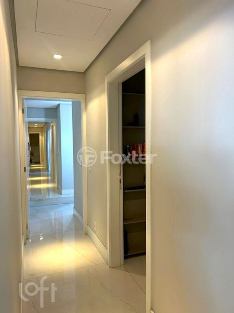 Image 19 - 558665