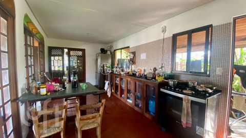 Image 11 - 561605