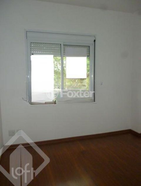 Image 7 - 562393