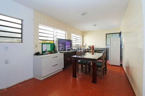 Image 19 - 562886