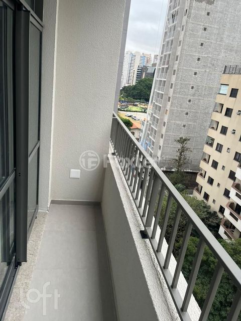 Image 4 - 563947