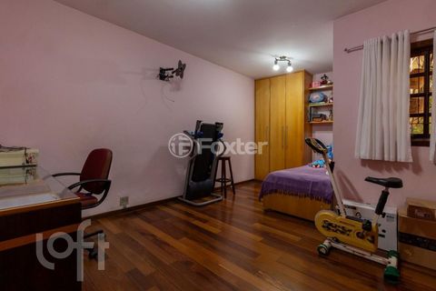 Image 17 - 573609