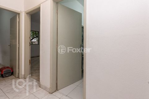 Image 10 - 586744