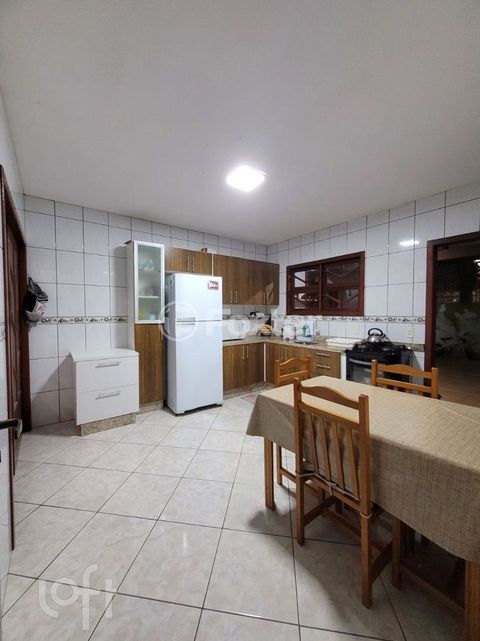 Image 10 - 587069