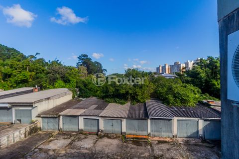Image 4 - 591211