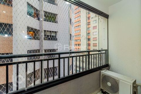 Image 5 - 592477