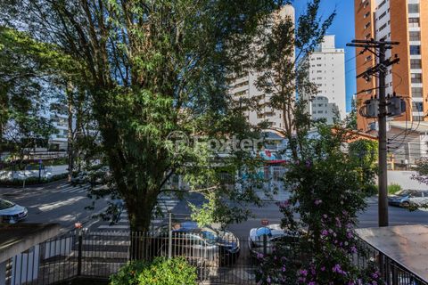 Image 10 - 592747
