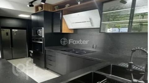 Image 4 - 595523