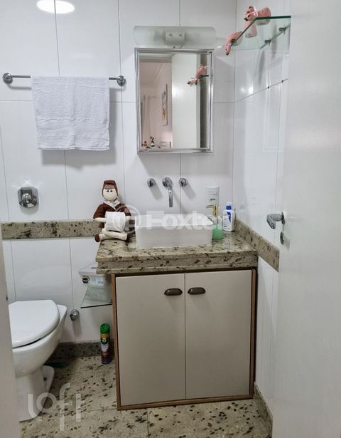 Image 8 - 608867
