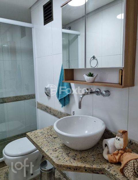 Image 12 - 608867