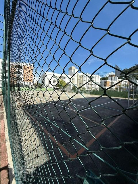 Image 5 - 609855