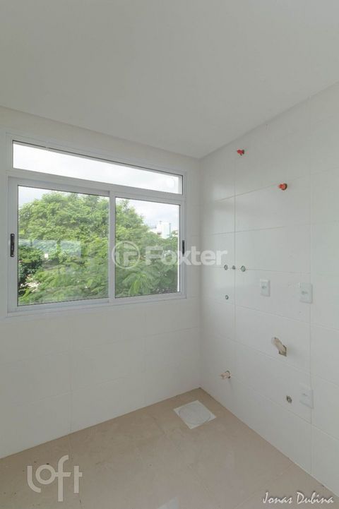 Image 6 - 646083