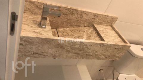 Image 8 - 647771