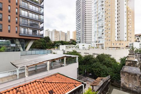 Image 16 - 648429