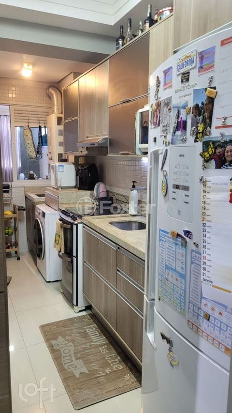 Image 10 - 648482