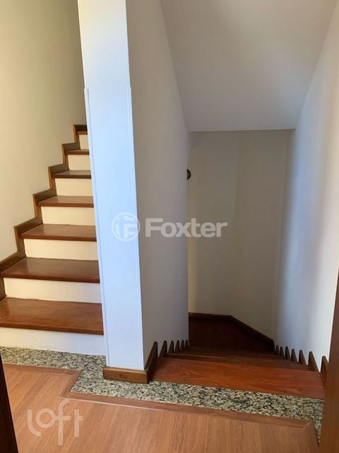 Image 8 - 650767