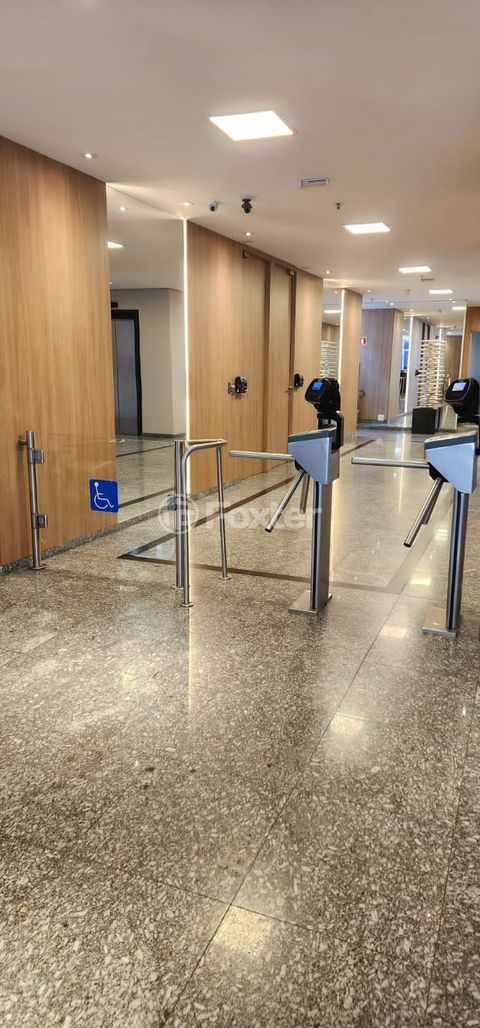 Image 7 - 654000