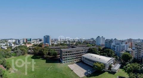 Image 19 - 661936