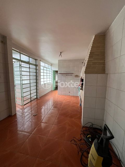 Image 3 - 664015