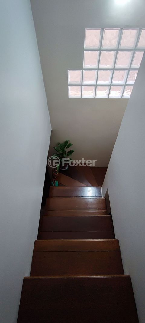 Image 8 - 673933