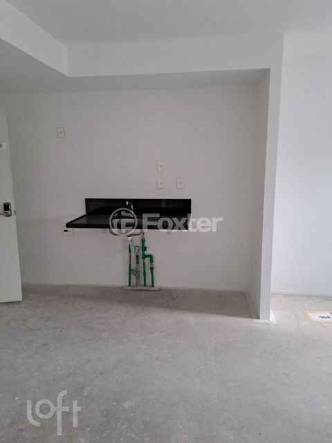 Image 2 - 679474