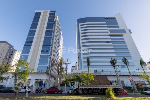 Image 17 - 679474