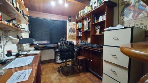 Image 10 - 688615