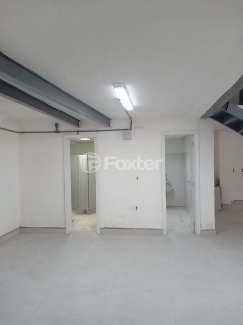 Image 10 - 688621