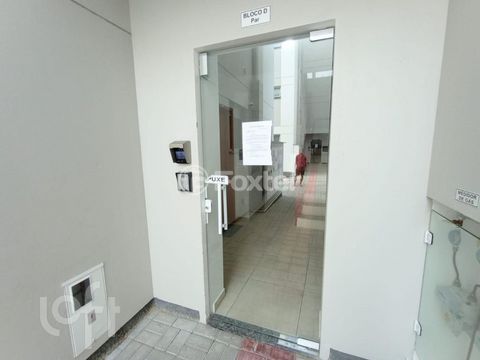 Image 2 - 693073
