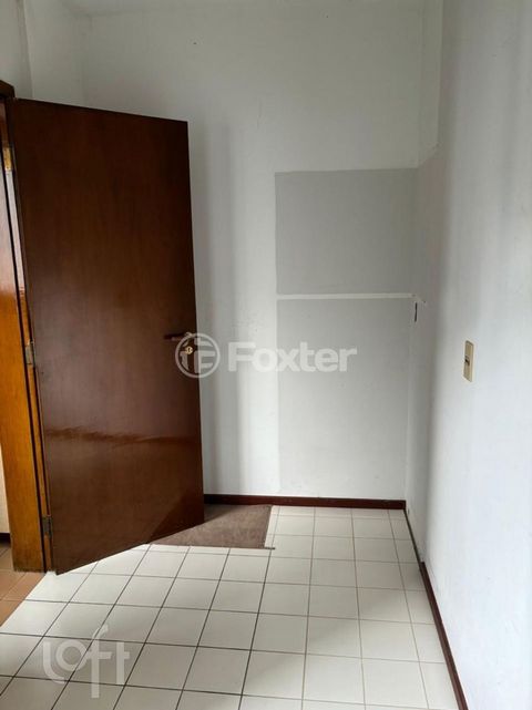 Image 19 - 694545