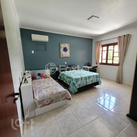 Image 7 - 695922