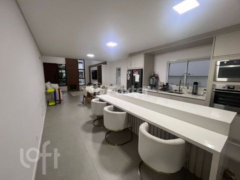 Image 2 - 695925