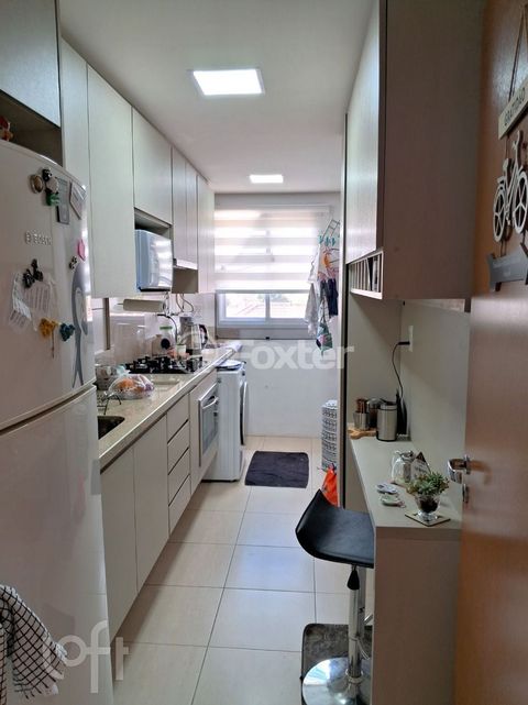 Image 4 - 698178