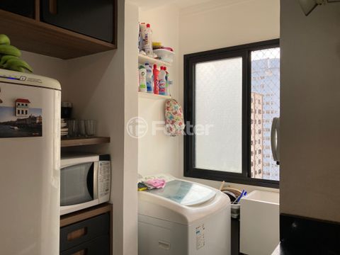 Image 4 - 703683
