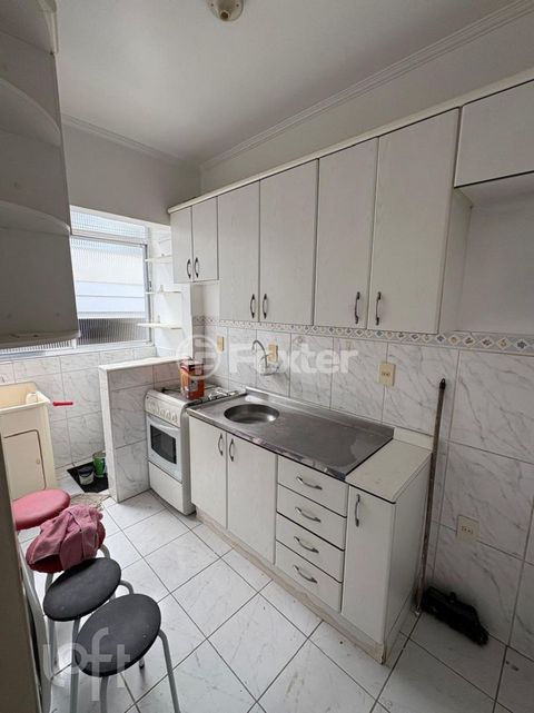 Image 7 - 703763