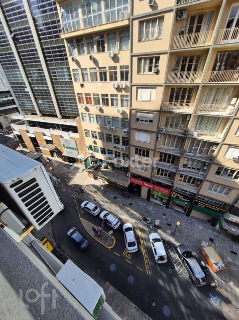 Image 8 - 703818