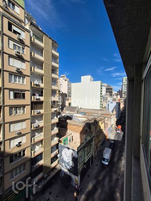 Image 6 - 703818