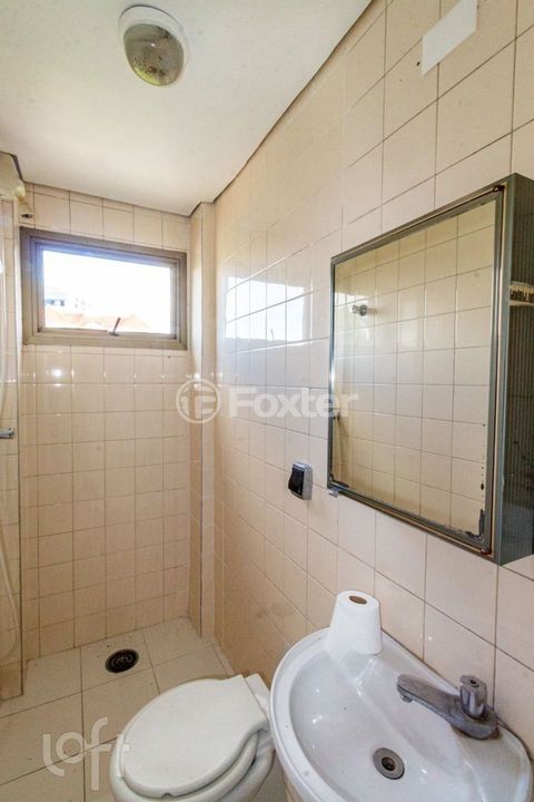 Image 9 - 703913
