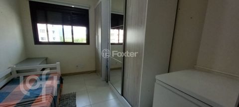 Image 19 - 703951