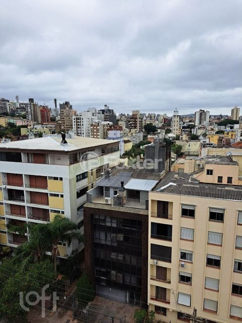 Image 8 - 704045