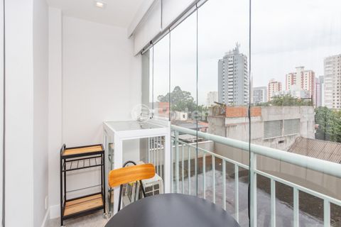 Image 7 - 704422