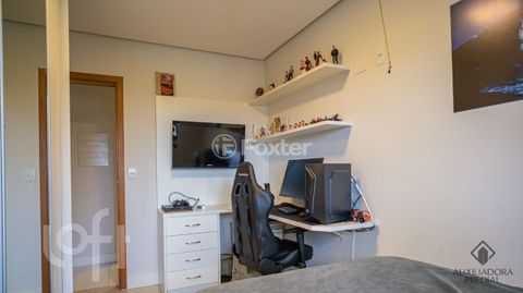 Image 19 - 705506