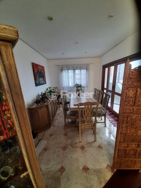 Image 4 - 709824