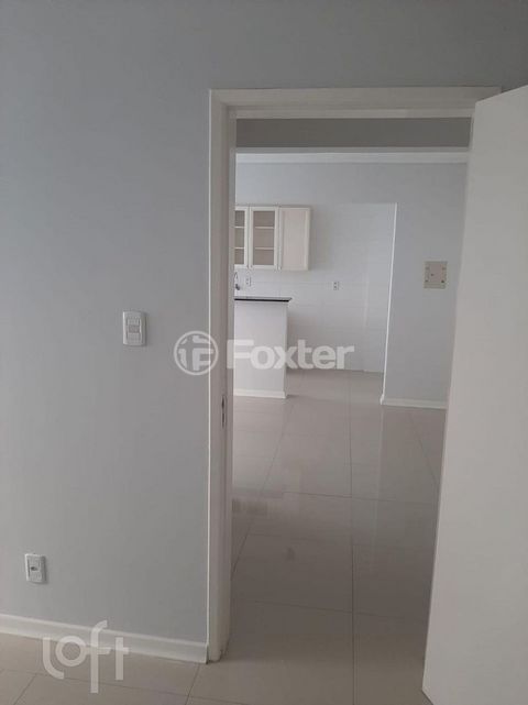 Image 4 - 715443