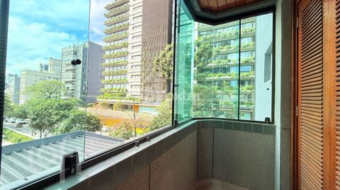 Image 10 - 717498